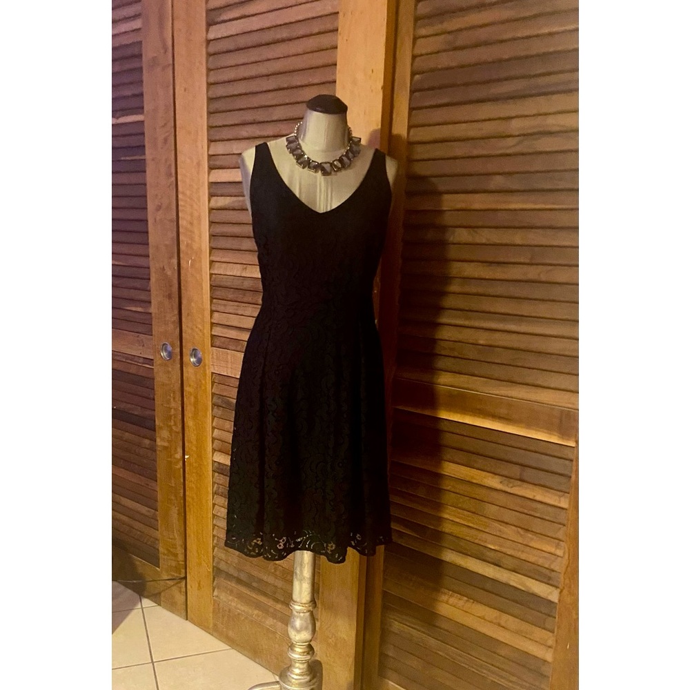 Beautiful Navy lace with black trim classic sheath